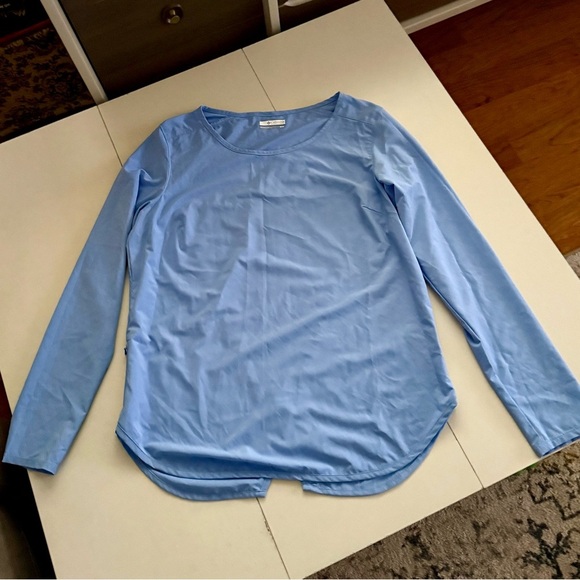 Columbia Train Long Sleeve Top Periwinkle Blue Athleisure Split Hem Sporty Chic - Picture 2 of 5
